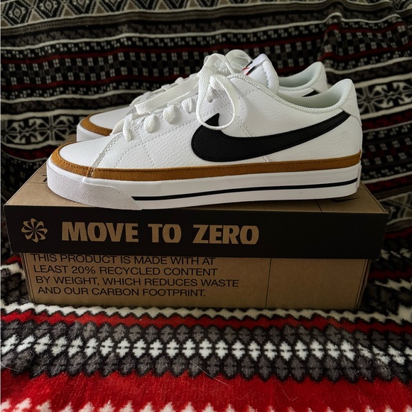 Women’s Nike Court Legacy Next Nature - Picture 3 of 7